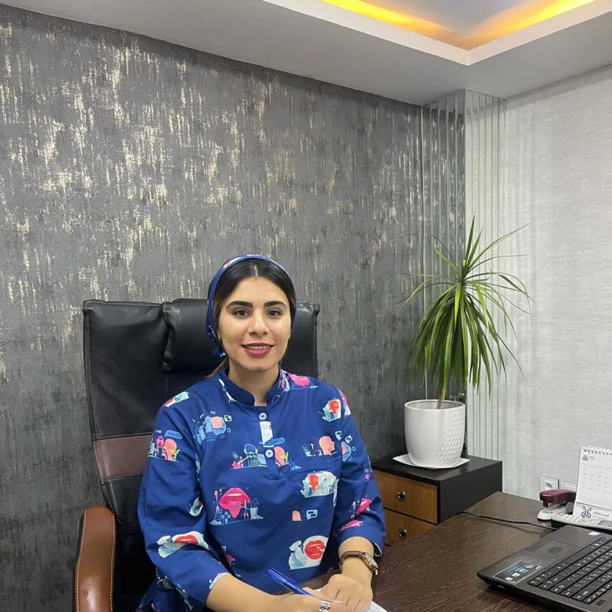 تصویر مینا خدامرادی کارشناس گفتاردرمانی